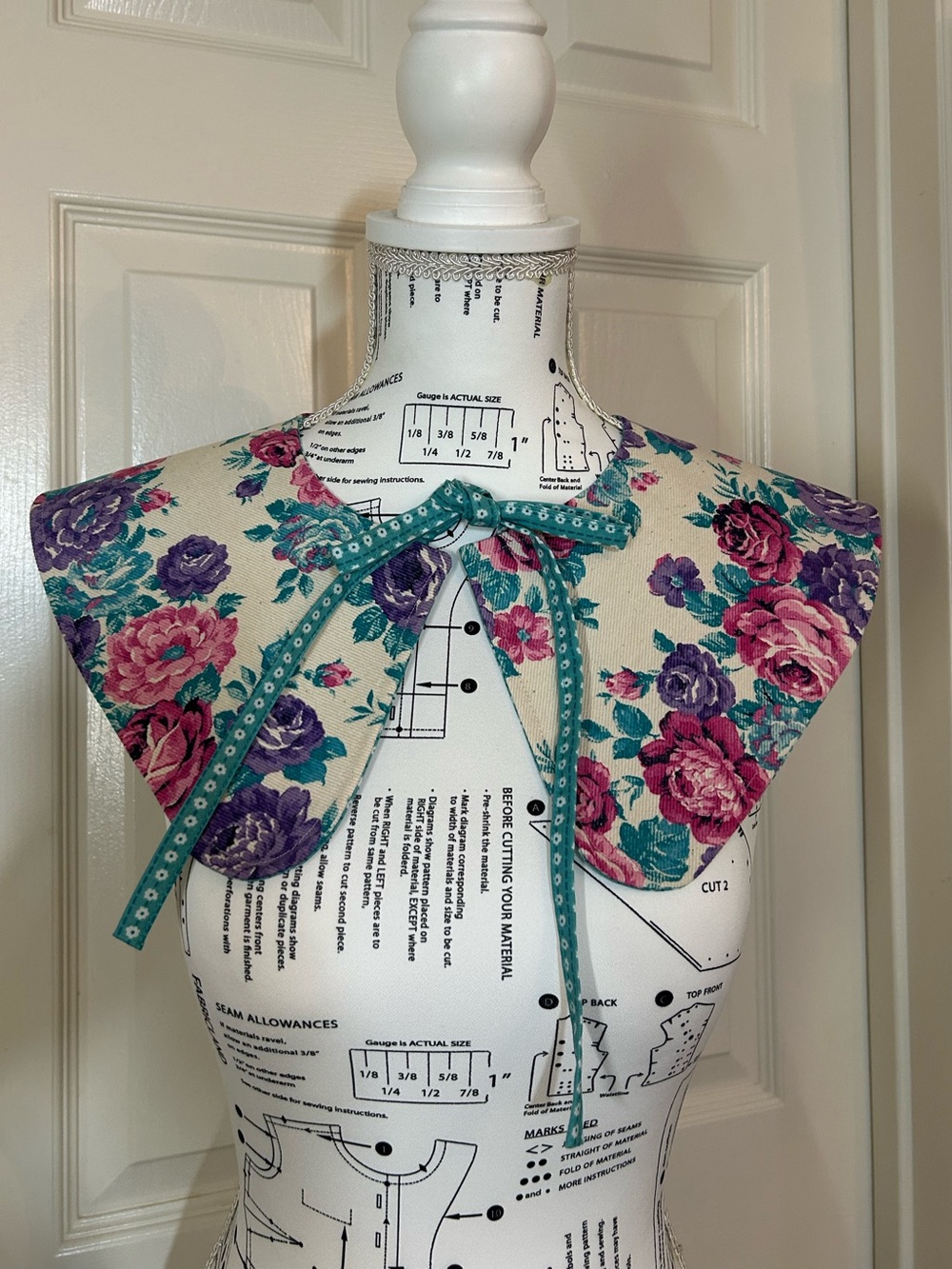 Reversible Detachable Collar with Floral Twill and Teal Floral Print